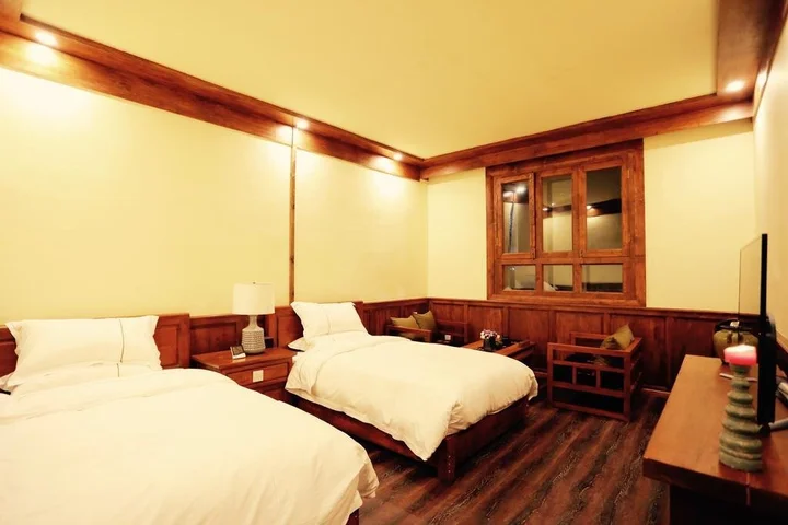 Шангри-Ла: Jacob Beautiful Night Hotel