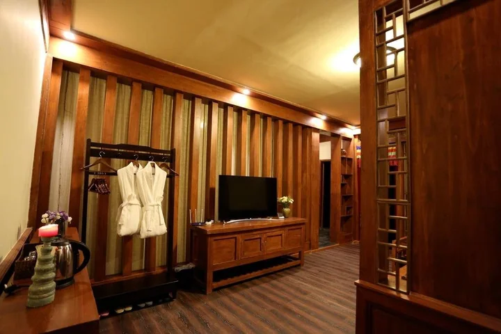 Шангри-Ла: Jacob Beautiful Night Hotel