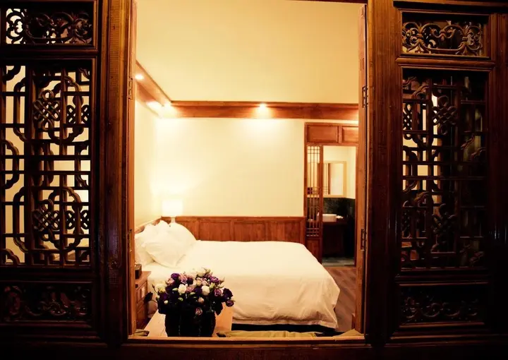 Шангри-Ла: Jacob Beautiful Night Hotel