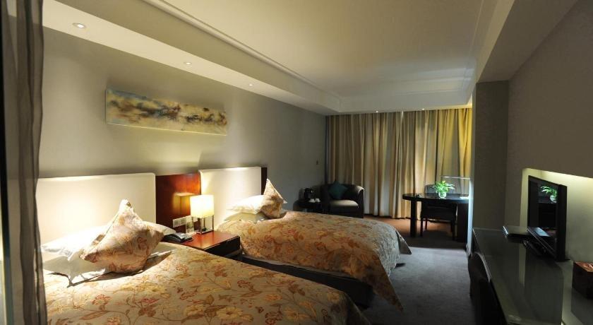 Чандэ: Tang's Hotel