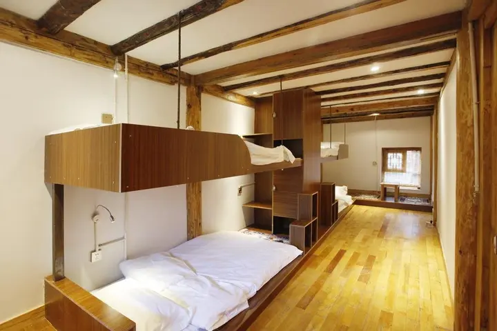 Шангри-Ла: Deep Alley Youth Hostel