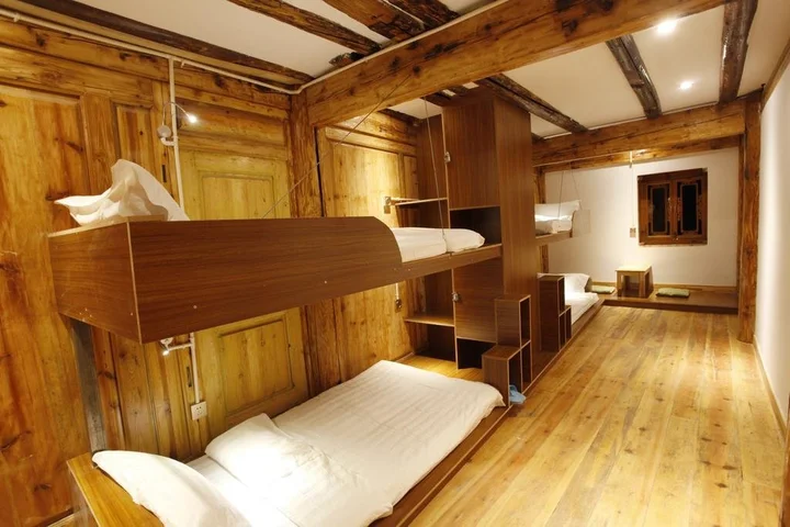 Шангри-Ла: Deep Alley Youth Hostel