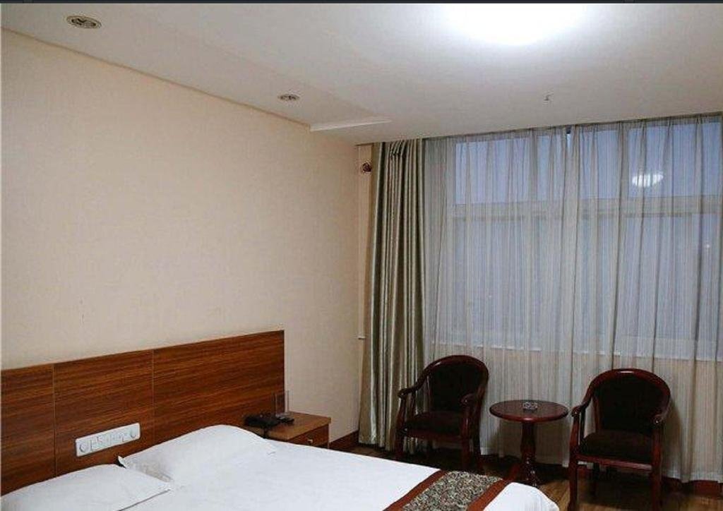 Цзинин: Jining Qianxi Hotel
