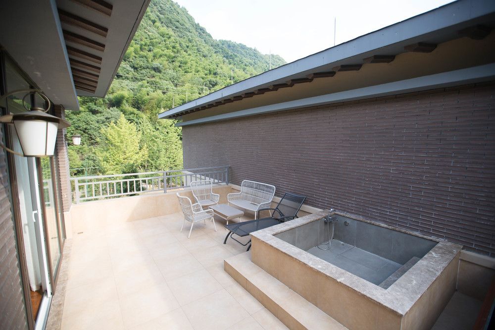 Тайчжоу: Jiuxi Cloud Valley Hotel