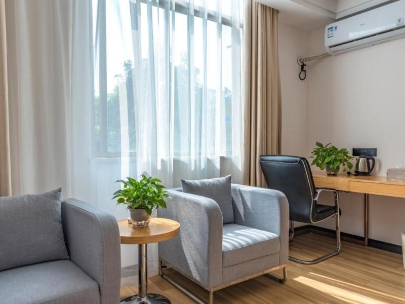 Бэйхай: GreenTree Inn Huanzhu(S)Rd.Transit  Center Express