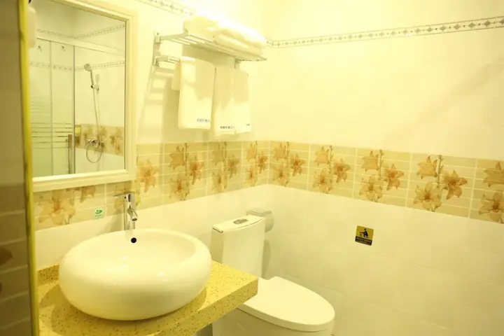 Шаогуань: Q+ Nanxiong Xinhewan Business Hotel