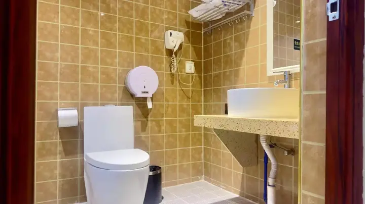 Шаогуань: Q+ Nanxiong Xinhewan Business Hotel
