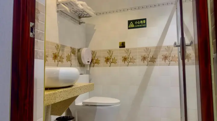 Шаогуань: Q+ Nanxiong Xinhewan Business Hotel