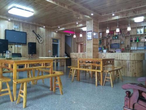 Луань: Dabie Mountain Longjinxia Homestay
