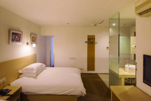 Циньхуандао: Motel168 Hotel Qinhuangdao Hebei Main Street Haiyang Road