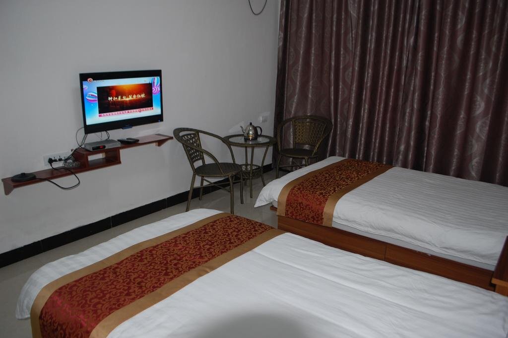 Вэйнань: Huashan Hotel(Hotel Theme of chivalrous culture)