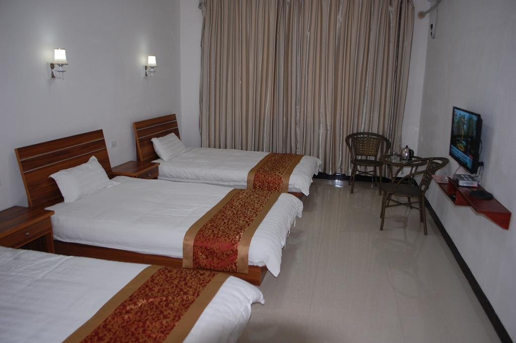 Вэйнань: Huashan Hotel(Hotel Theme of chivalrous culture)