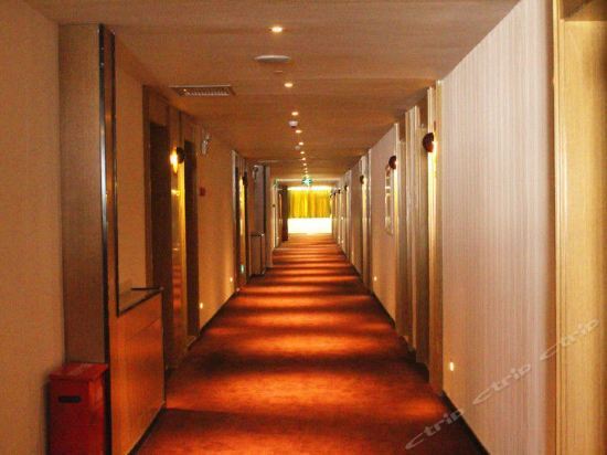 Синин: IU Hotel Xining Convention Certer