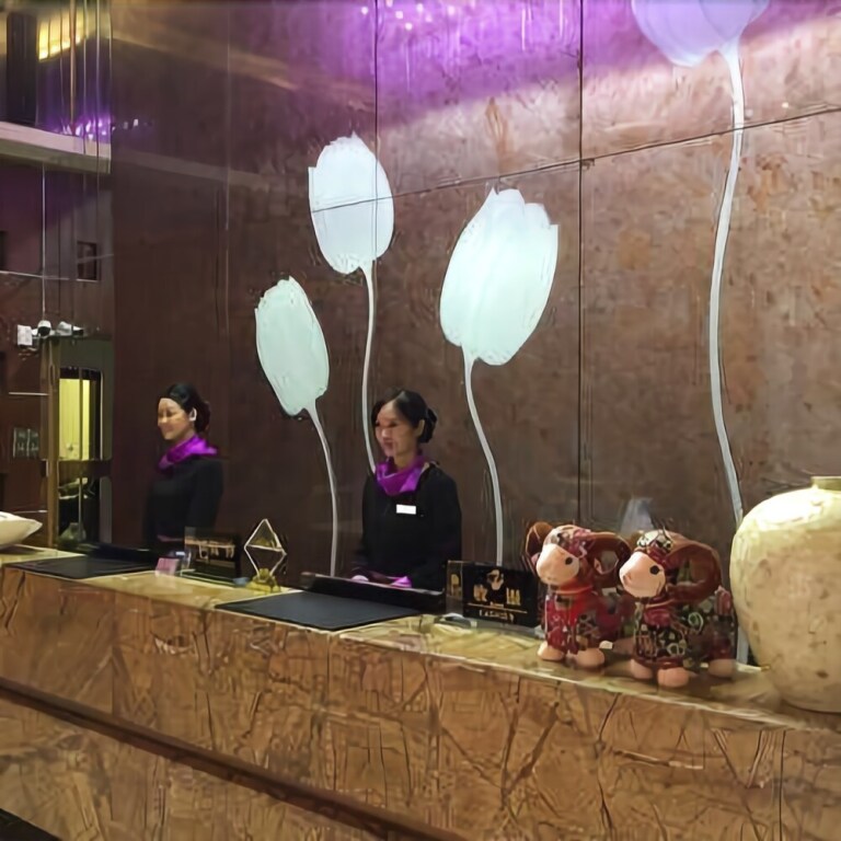 Бэйхай: Tulips International Hotel