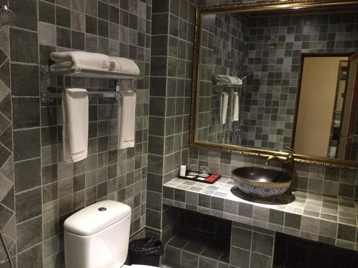 Лучжоу: Luzhou Ba Li Nuo Theme Hotel