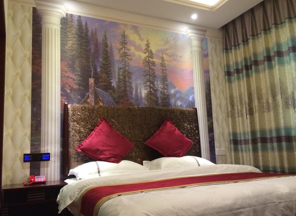 Лучжоу: Luzhou Ba Li Nuo Theme Hotel