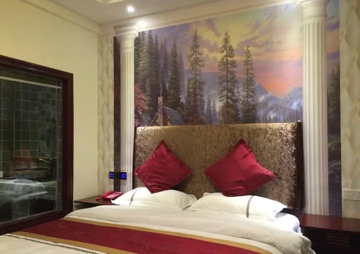 Лучжоу: Luzhou Ba Li Nuo Theme Hotel