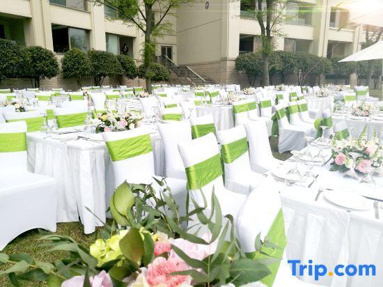 Уси: Toaytt hotel & resorts