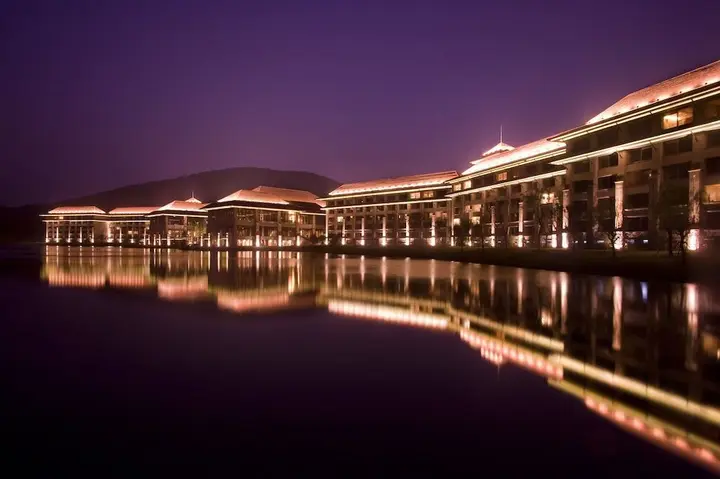 Уси: Toaytt hotel & resorts