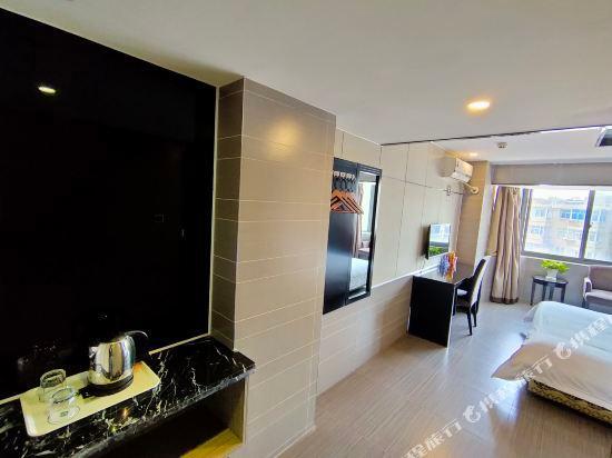 Чжэньцзян: Qingmu Hotel (Zhenjiang Zhongshan West Road RT-Mart)