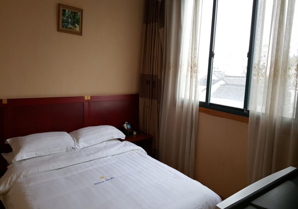 37 Garden Guesthouse Yangcheng Lake Br. — фото 2