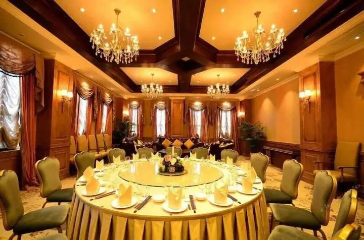 Ухань: Harvest International Hotel