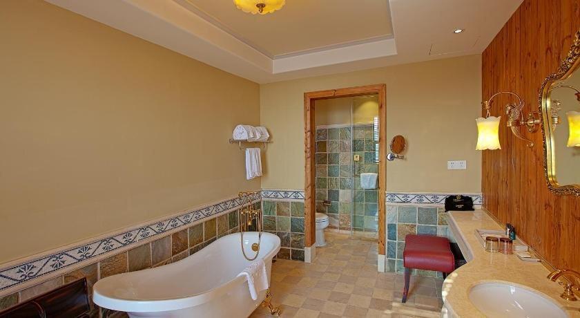 Ухань: Harvest International Hotel