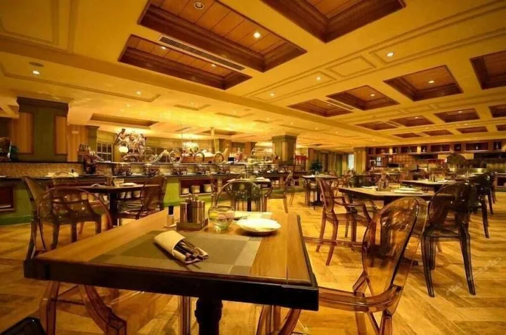 Ухань: Harvest International Hotel