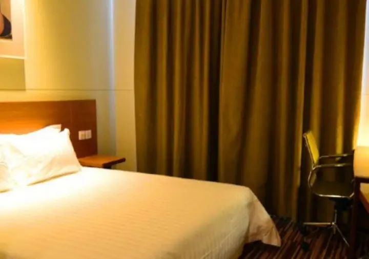 Цзинань: Jinjiang Inn Select Jinan Baotuquan