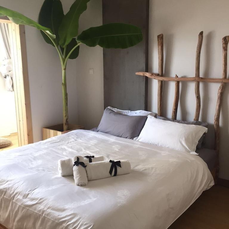 Цзинхун: Jing Pu Plant Theme Hostel