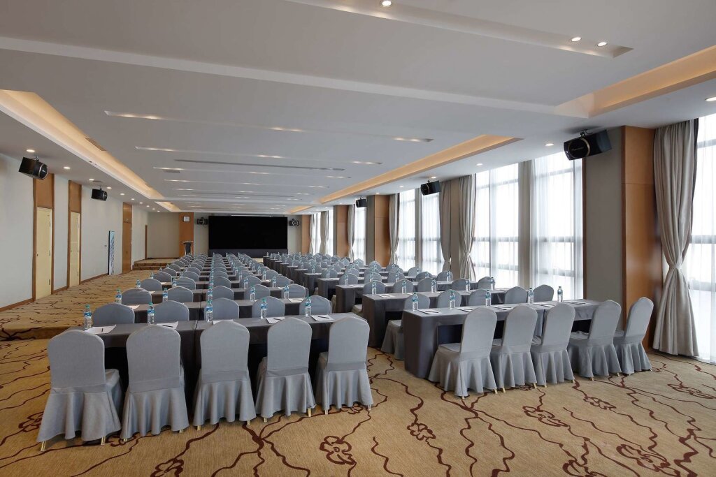 Ухань: Ramada Encore Wuhan