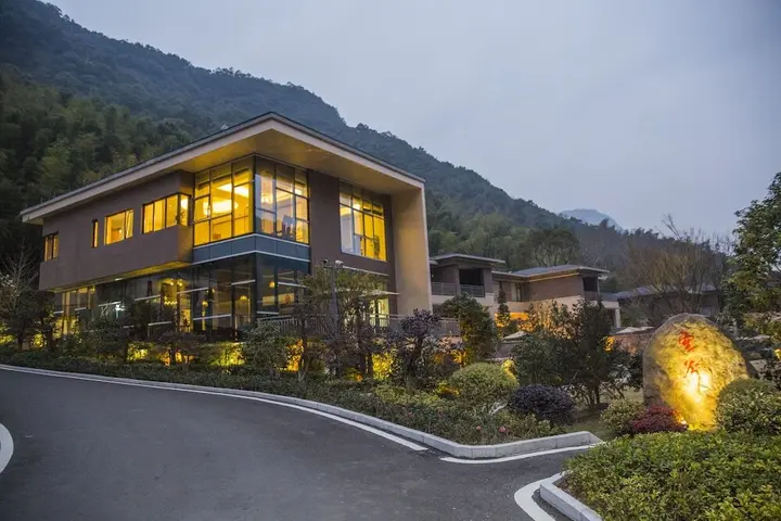 Тайчжоу: Jiuxi Cloud Valley Hotel
