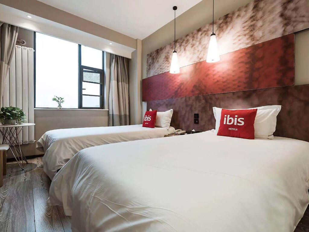 Лоян: ibis Luoyang Train Station