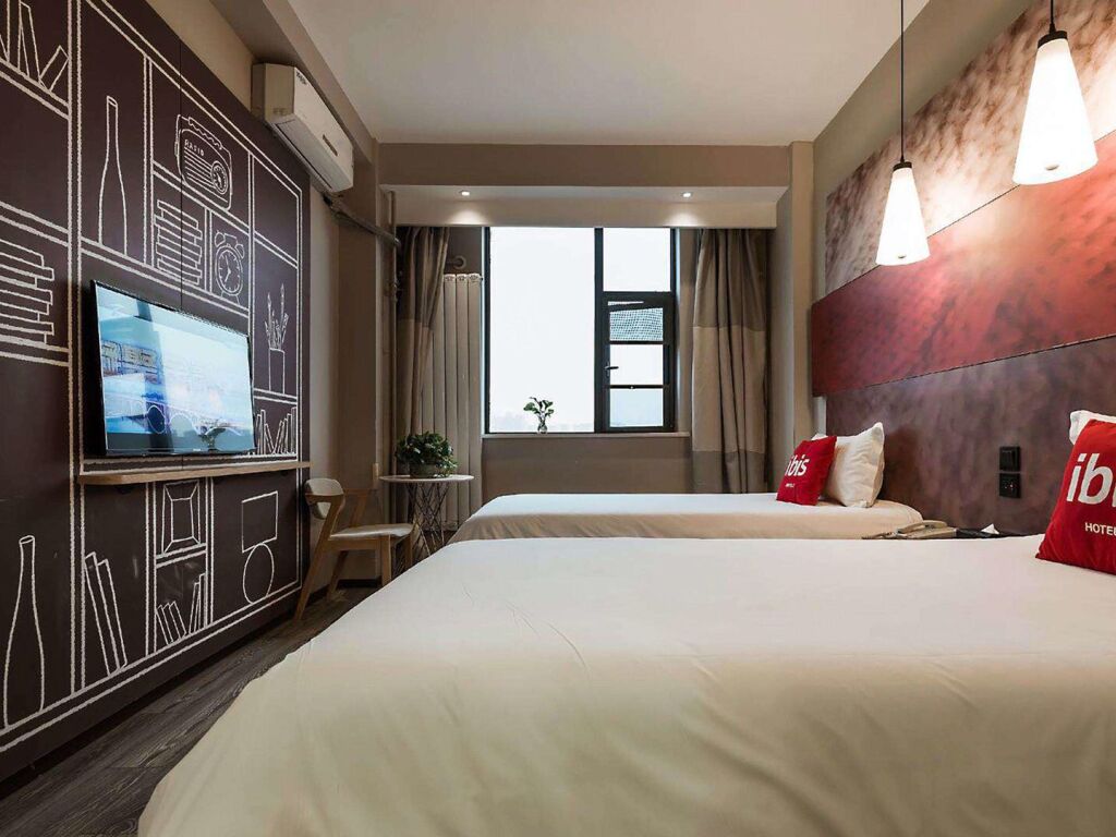 Лоян: ibis Luoyang Train Station