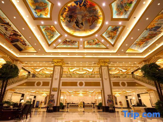 Люян: Royal Hotel