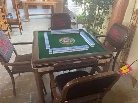 Шангри-Ла: Guzang Xiangbala Diannan Wufu Boutique Inn