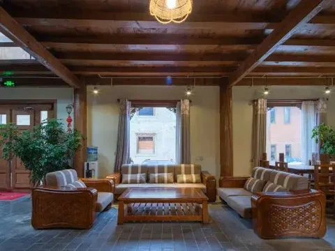 Шангри-Ла: Guzang Xiangbala Diannan Wufu Boutique Inn
