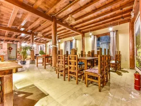 Шангри-Ла: Guzang Xiangbala Diannan Wufu Boutique Inn