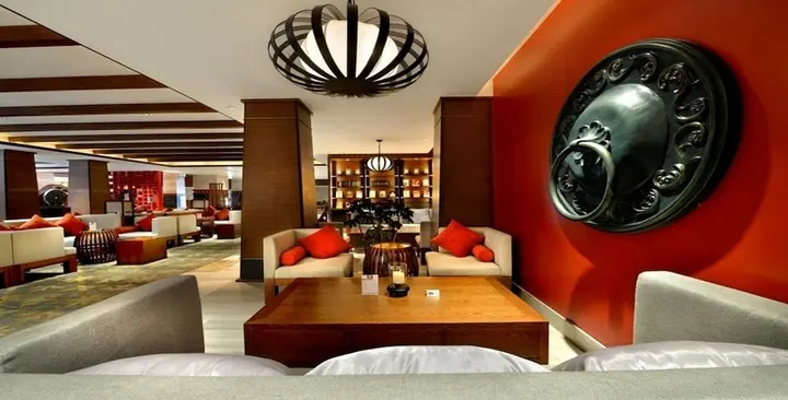 Шангри-Ла: Holyland Hotel