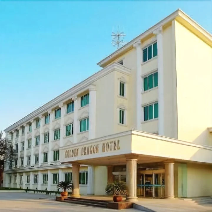 Синьсян: Golden Dragon Hotel