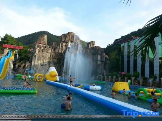 Чжаоцин: Zhenshan Hotel
