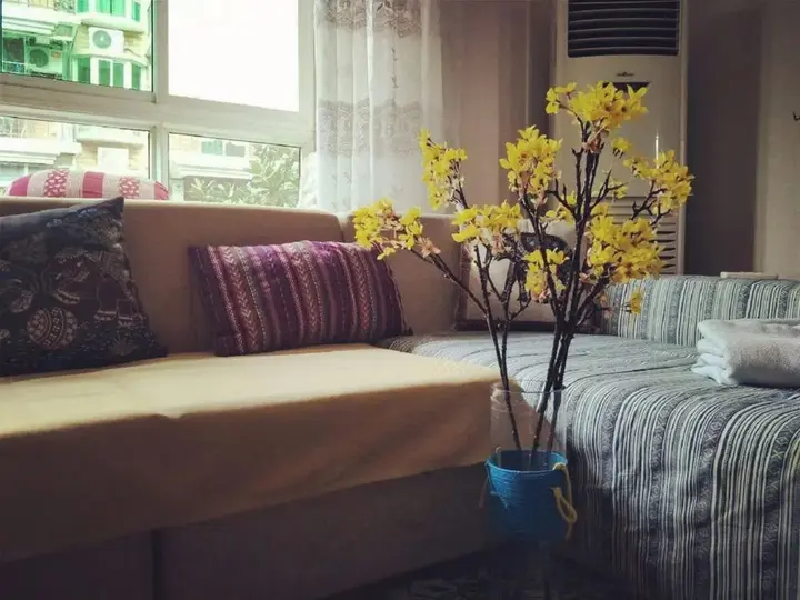 Ухань: Wuhan B & B brigade wearing Dengqen