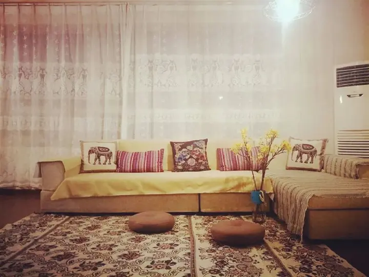 Ухань: Wuhan B & B brigade wearing Dengqen