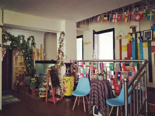 Ухань: Wuhan B & B brigade wearing Dengqen