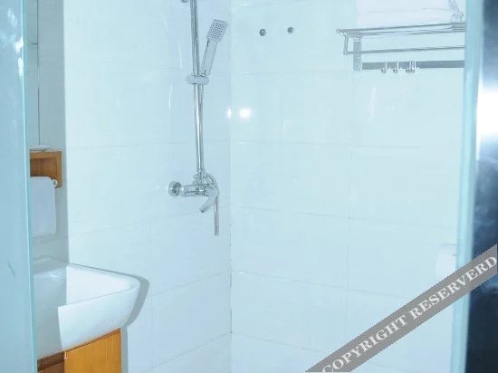 Цзинин: Rui feng Hotel