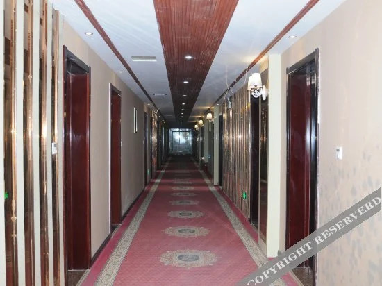 Цзинин: Rui feng Hotel