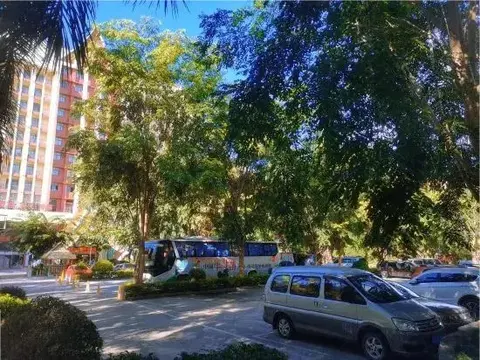 Цзинхун: Teng Yun Hotel