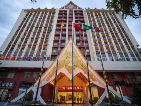 Цзинхун: Teng Yun Hotel