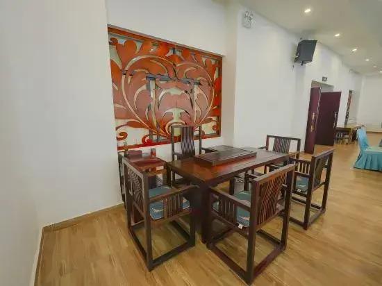 Цзинхун: Teng Yun Hotel