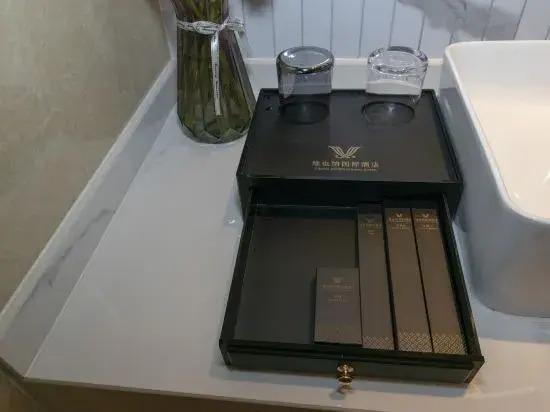 Наньнин: Vienna International Hotel